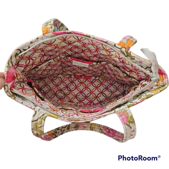 Vera Bradley floral zip up shoulder bag with 6 inner pockets - Picture 3 of 4